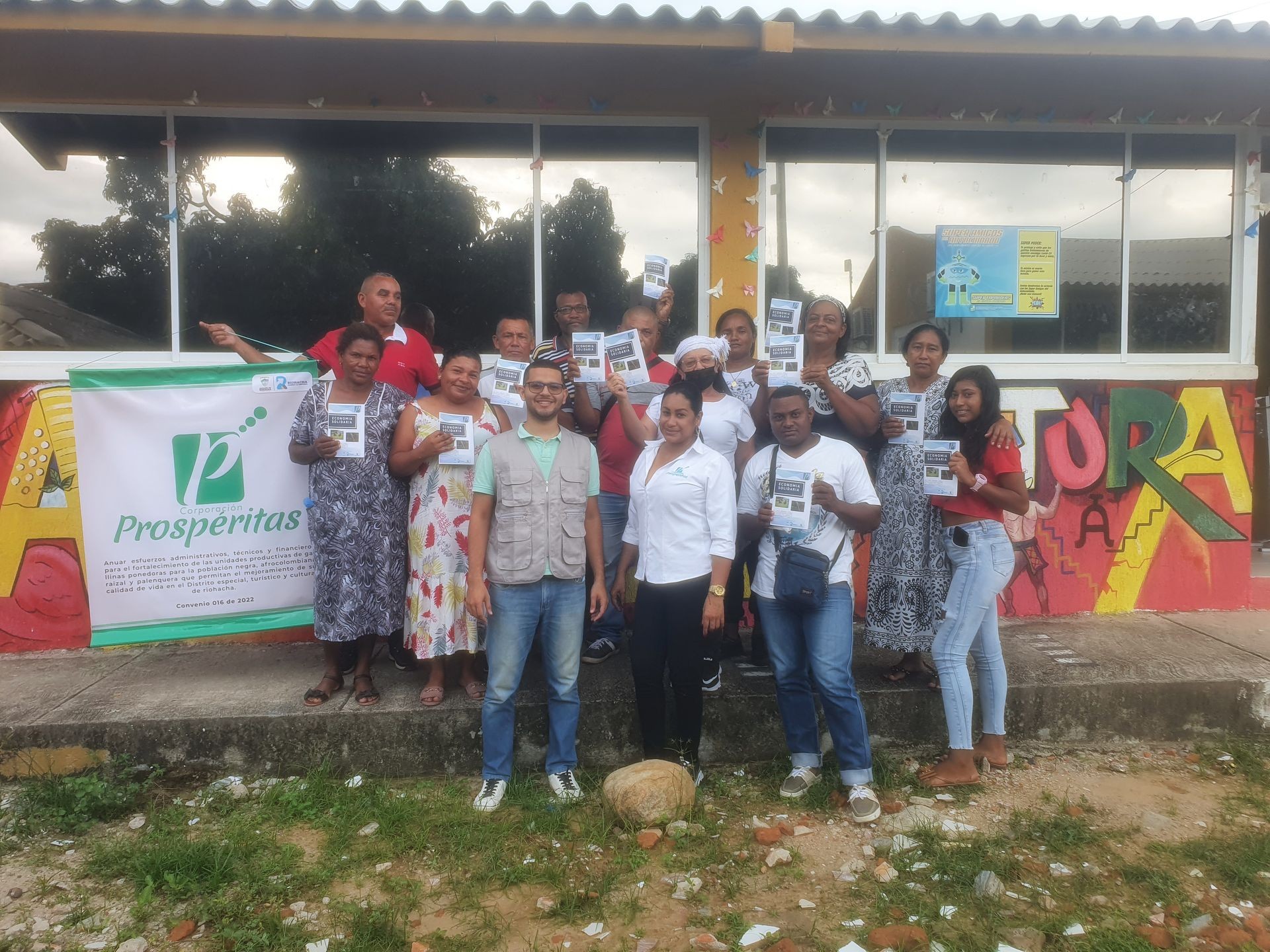 Comunidades afro fortalecidas con gallinas ponedoras